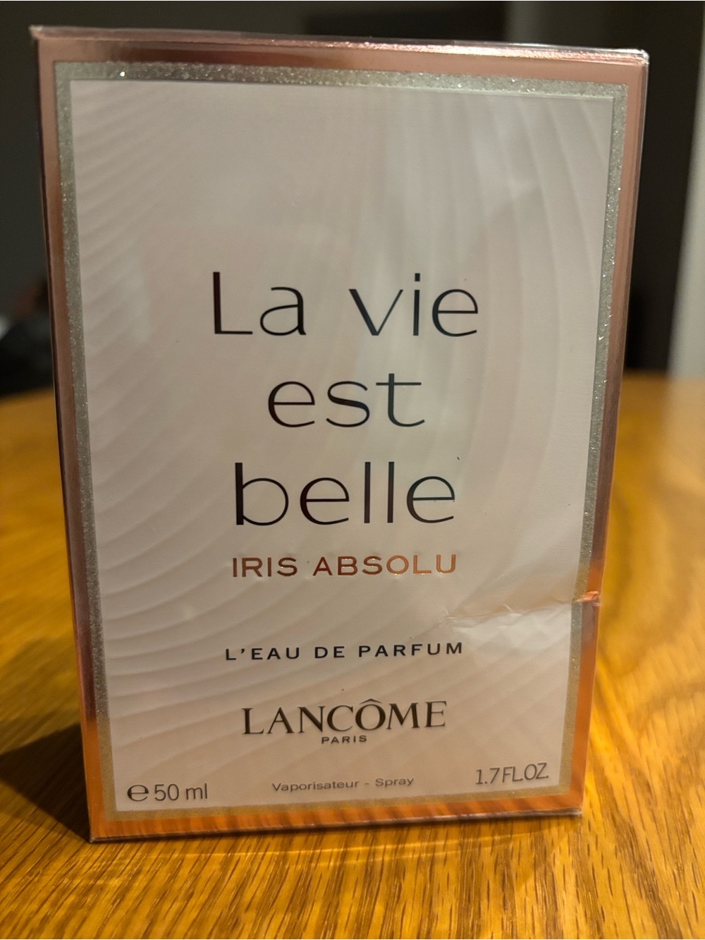 Lancome La Vie Est Belle Iris Absolu in Rose Gold and White box